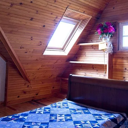Locquirec Sleeps 9 * Le Meix-Saint-Epoing