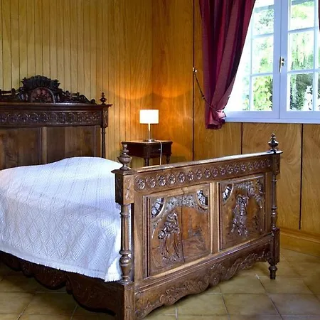 Locquirec Sleeps 9 *