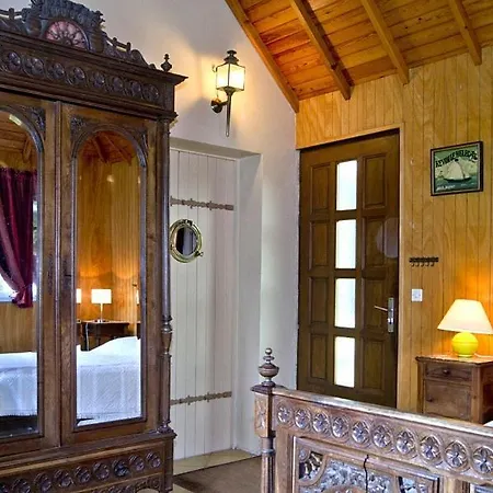 Locquirec Sleeps 9 Le Meix-Saint-Epoing